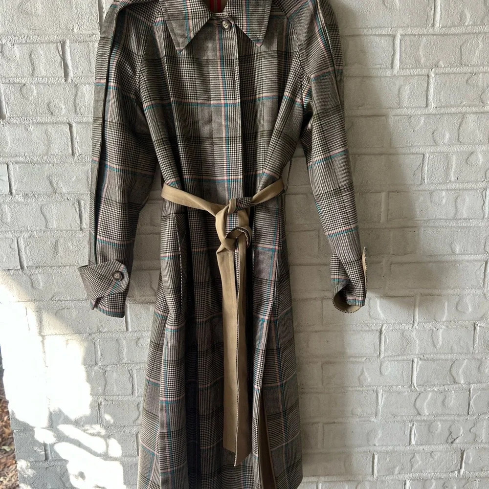 Victoria Beckham Houndstooth Belted Wool Trench Coat - Picture 4 of 7